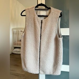 Aritzia Wilfred Sherpa Vest